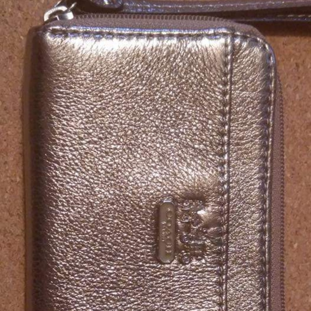 Coach wristlet small pebbled leather